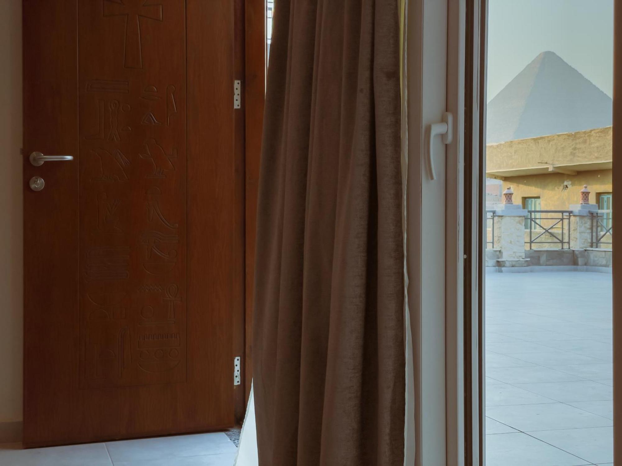 King Khufu Pyramids View Hotel Kafret el-Gabal Chambre photo